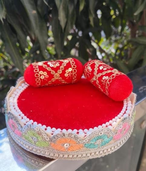 Laddu Gopal JI Singhasan(Sofa) With 2 Red Lotan and Multi Designs